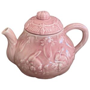 Bordallo Pinheiro Bunny Rabbit Pink Decorative Whimsical Collectible Teapot.